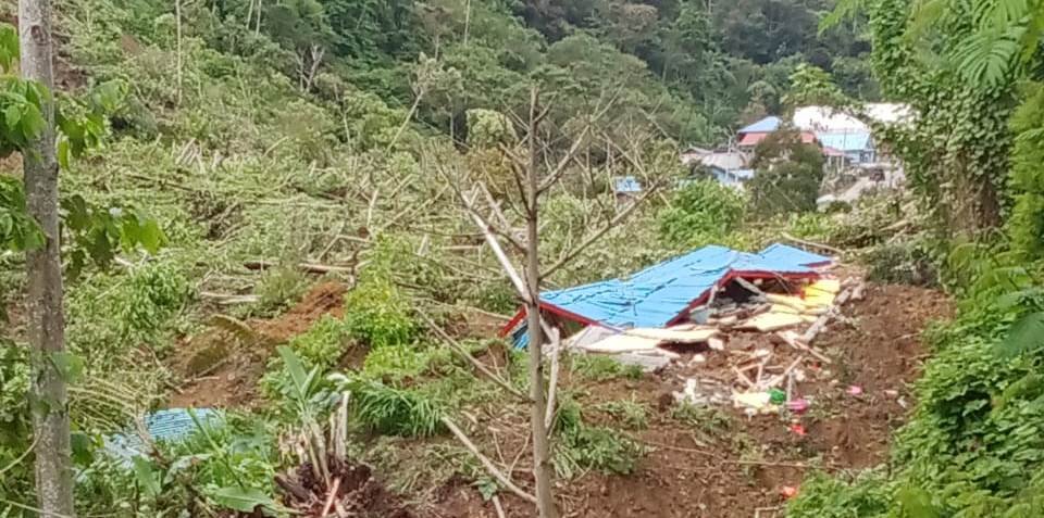 Musibah tanah longsor di Kampung Mbenti, Distrik Minyambouw, Kabupaten Pegaf, Minggu (26/5/2024). Foto: IST