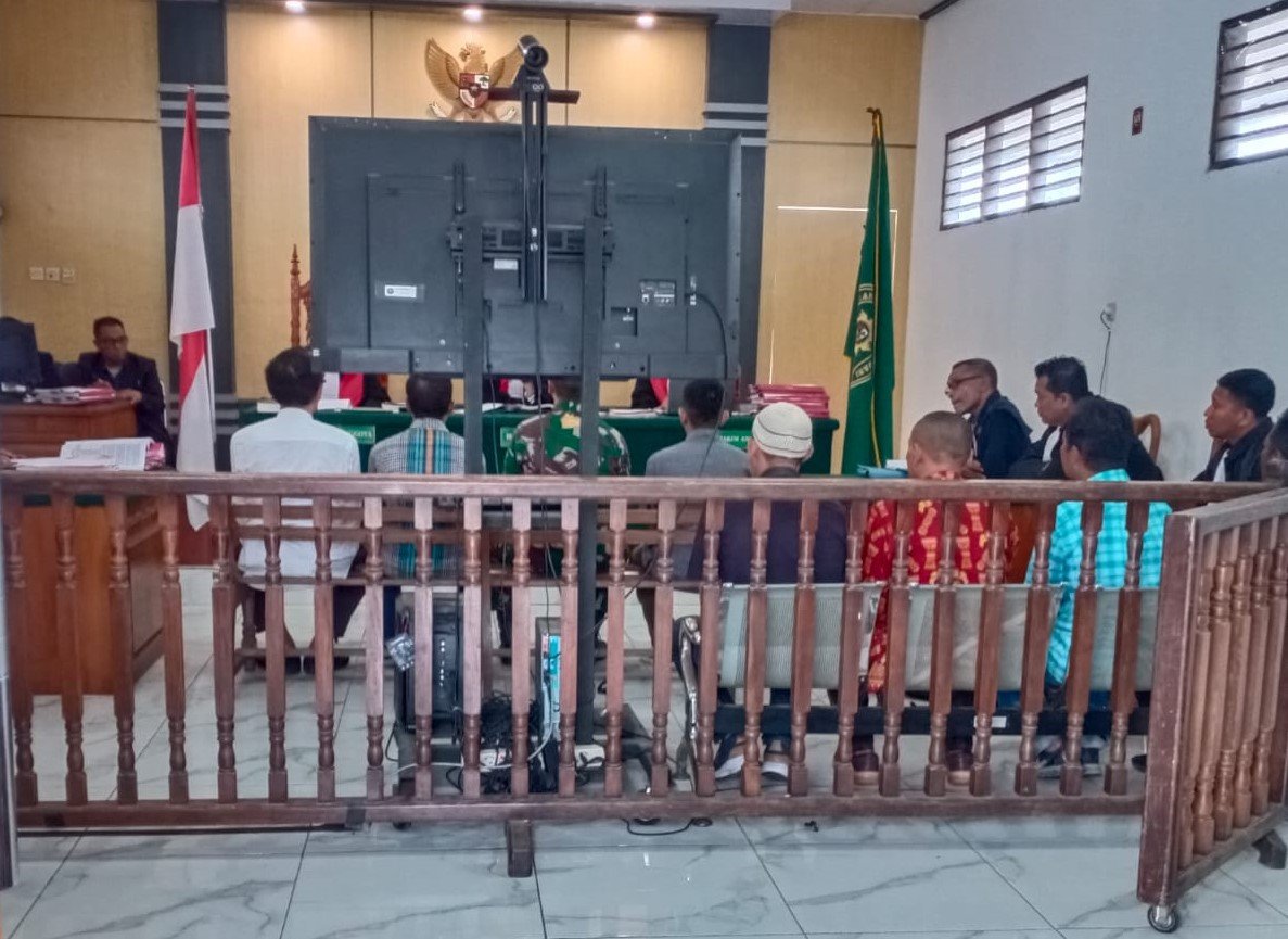 Sidang perkara senpi rakitan ilegal di PN Manokwari, Rabu (22/5/2024). Foto: HEN