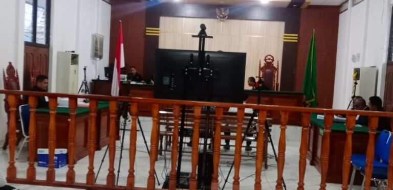 Mantan Sekretaris DPR Papua Barat Dituntut 8,5 Tahun Pidana Penjara