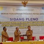 Dewan Pengupahan Provinsi Papua Barat menggelar sidang pleno penetapan UMP dan UMSP Papua Barat 2025 di salah satu hotel di Manokwari, Senin, 9 Desember 2024. Foto: FSM