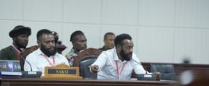Pihak Pemohon menghadirkan Robi Wenda sebagai saksi Pemohon untuk memberikan keterangan dalam sidang perkara Nomor: 293/PHPU.GUB-XXIII/2025 PHPU Gubernur Papua Pegunungan 2024 di ruang sidang Gedung II MK, Rabu (12-2-2025). Humas: Teguh