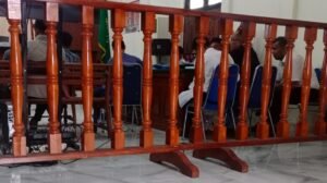 Persidangan perkara dugaan tipikor pada KCP BRI Manokwari Kota di Pengadilan Negeri (PN) Manokwari, Selasa, 27 Mei 2025. Foto: TIM2