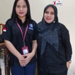 Pemohon, Dr. Fitri Arniati, SS, M.Hum didampingi tim kuasa hukumnya, Miswati, SH usai sidang gugatan praperadilan di PN Manokwari, Jumat, 17 Juli 2026. Foto: TIM2