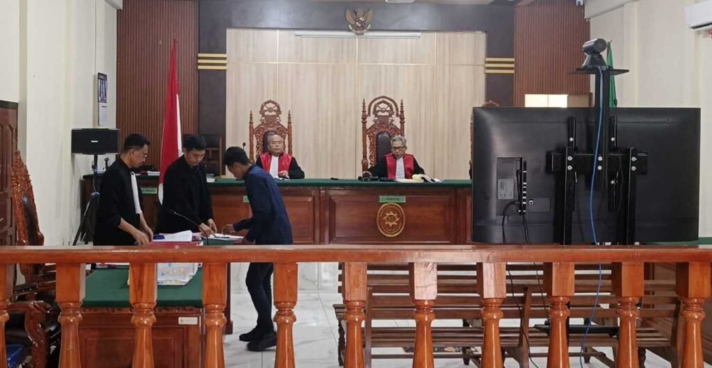 Terdakwa, Yahya Himawan alias Gamblong usai mengikuti sidang pembacaan putusan di PN Manokwari, Rabu, 12 Agustus 2026. Foto: TIM2
